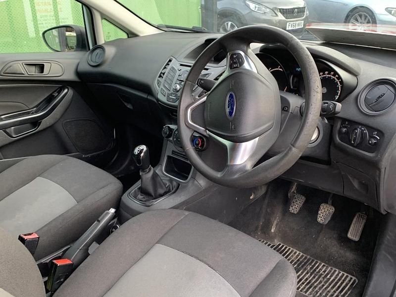 Used Ford Fiesta 2016 White Van