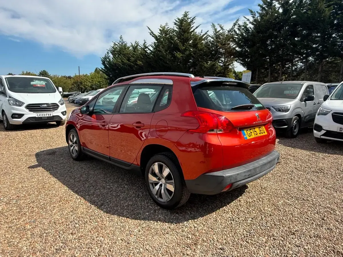 Used Peugeot 2008 Active 80 HP (58 kW) 2015 Red SUV