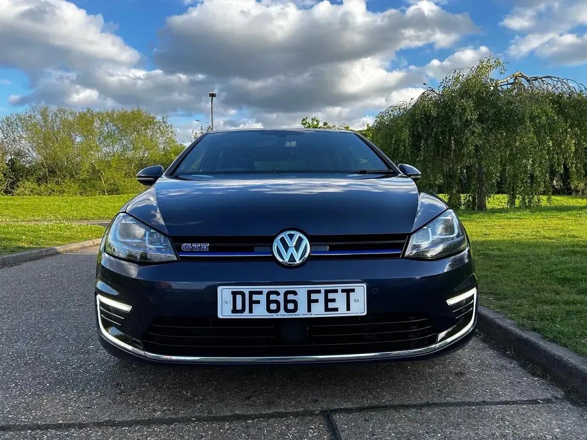Used VW Golf VII GTE 204 HP (150 kW) 2016 Blue Hatchback