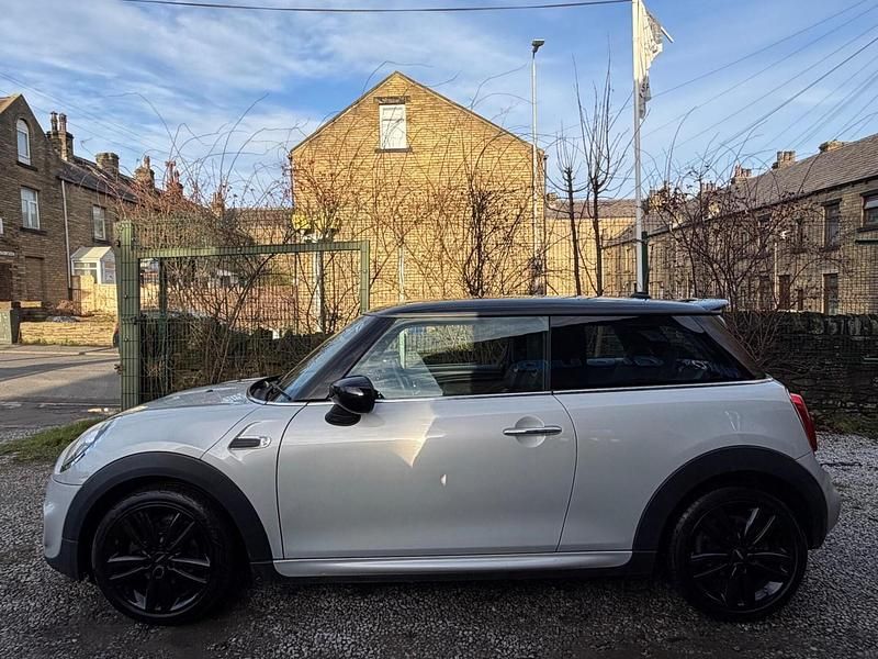 Usado Mini Cooper Hatch 2019 Prateado Citadino