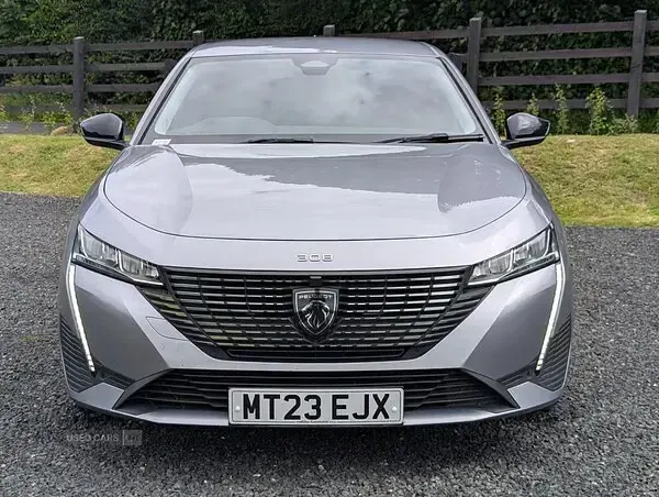 Used Peugeot 308 Allure Premium 130 HP (95 kW) 2023