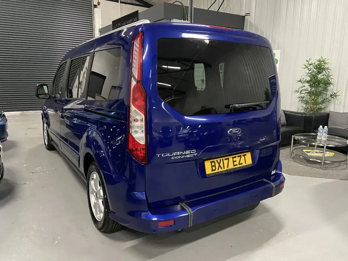 Used Ford Tourneo Connect Titanium 2017 Blue MPV
