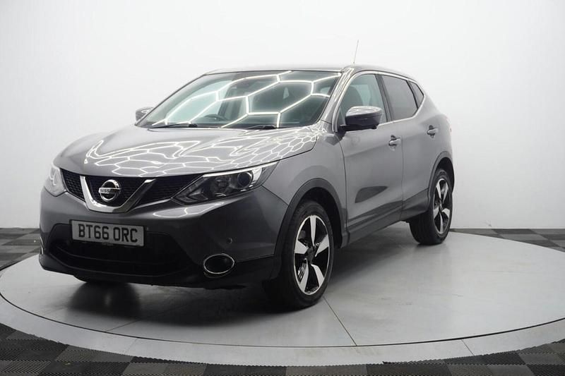 Used Nissan Qashqai N-Connecta 130 HP (95 kW) 2016 Grey SUV