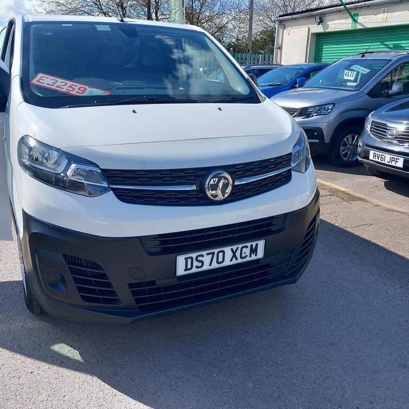 Used Vauxhall Vivaro 100 HP (73 kW) 2020 White MPV