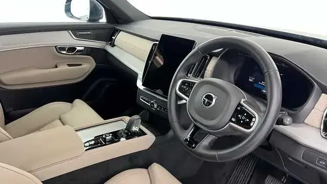 Used Volvo XC90 Core 455 HP (334 kW) 2025 Blue SUV