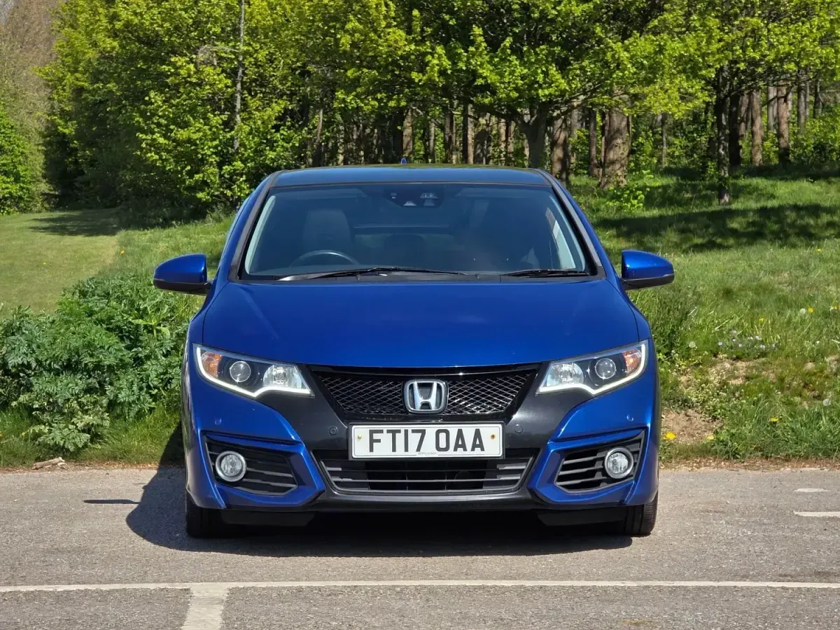 Begagnad Honda Civic SR 120 HK (88 kW) 2017 Blå Halvkombi