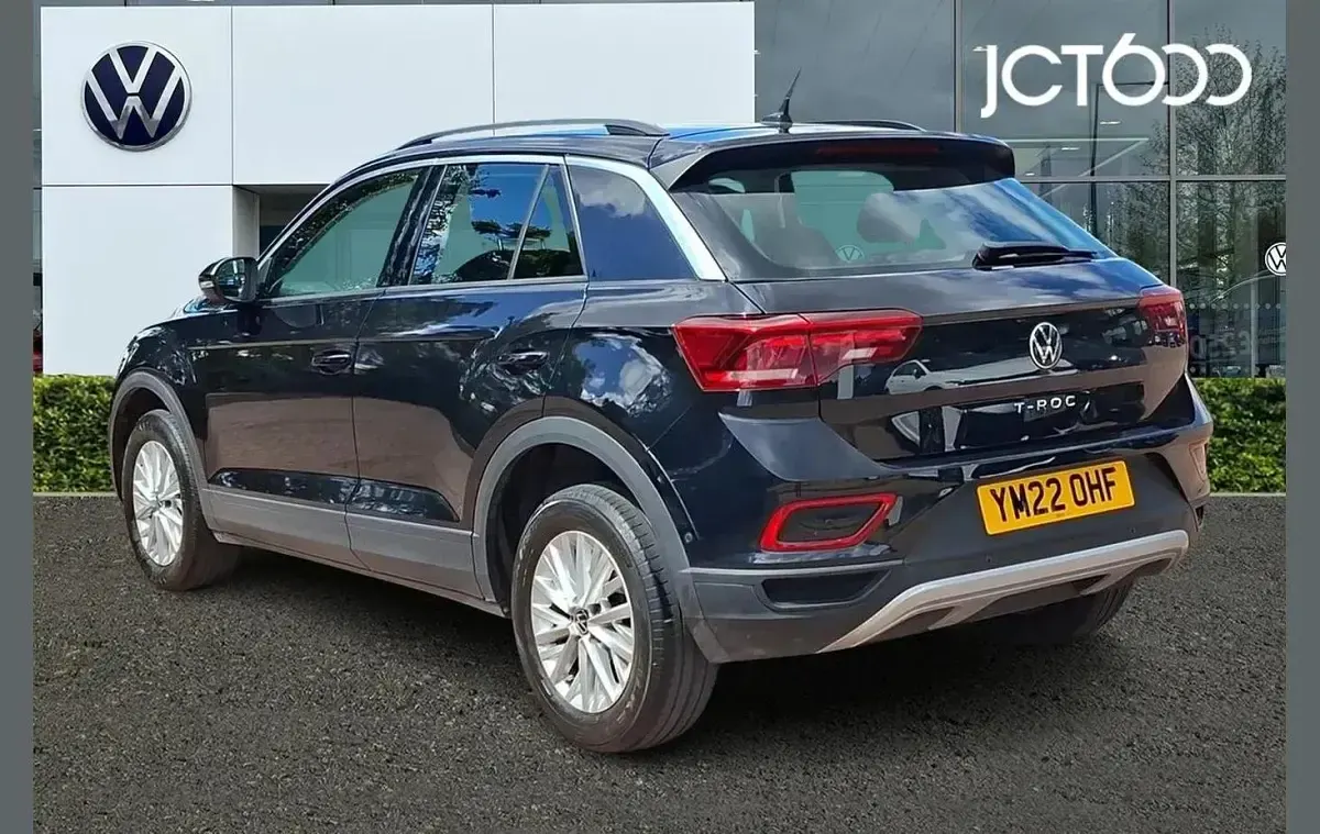 Used VW T-Roc Life 110 HP (80 kW) 2022 Black SUV