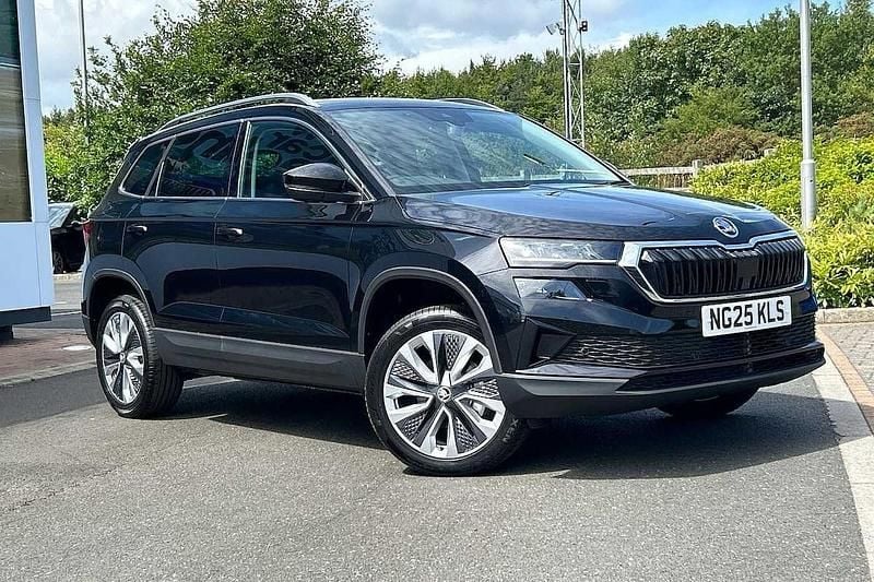 Black magic pearl effect New 2025 Skoda Karoq SE L SUV | £27,995 (Fair price) - Image 1/4
