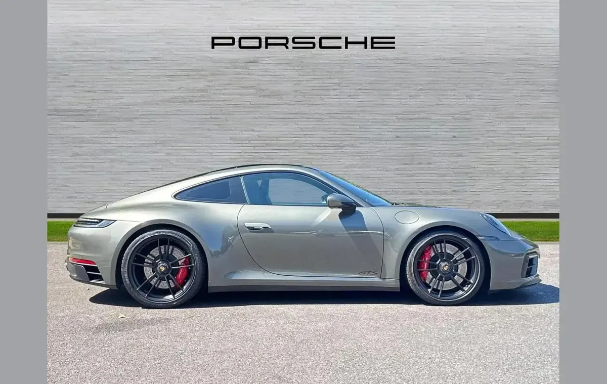 Used Porsche 992 473 HP (347 kW) 2022 Green Coupe