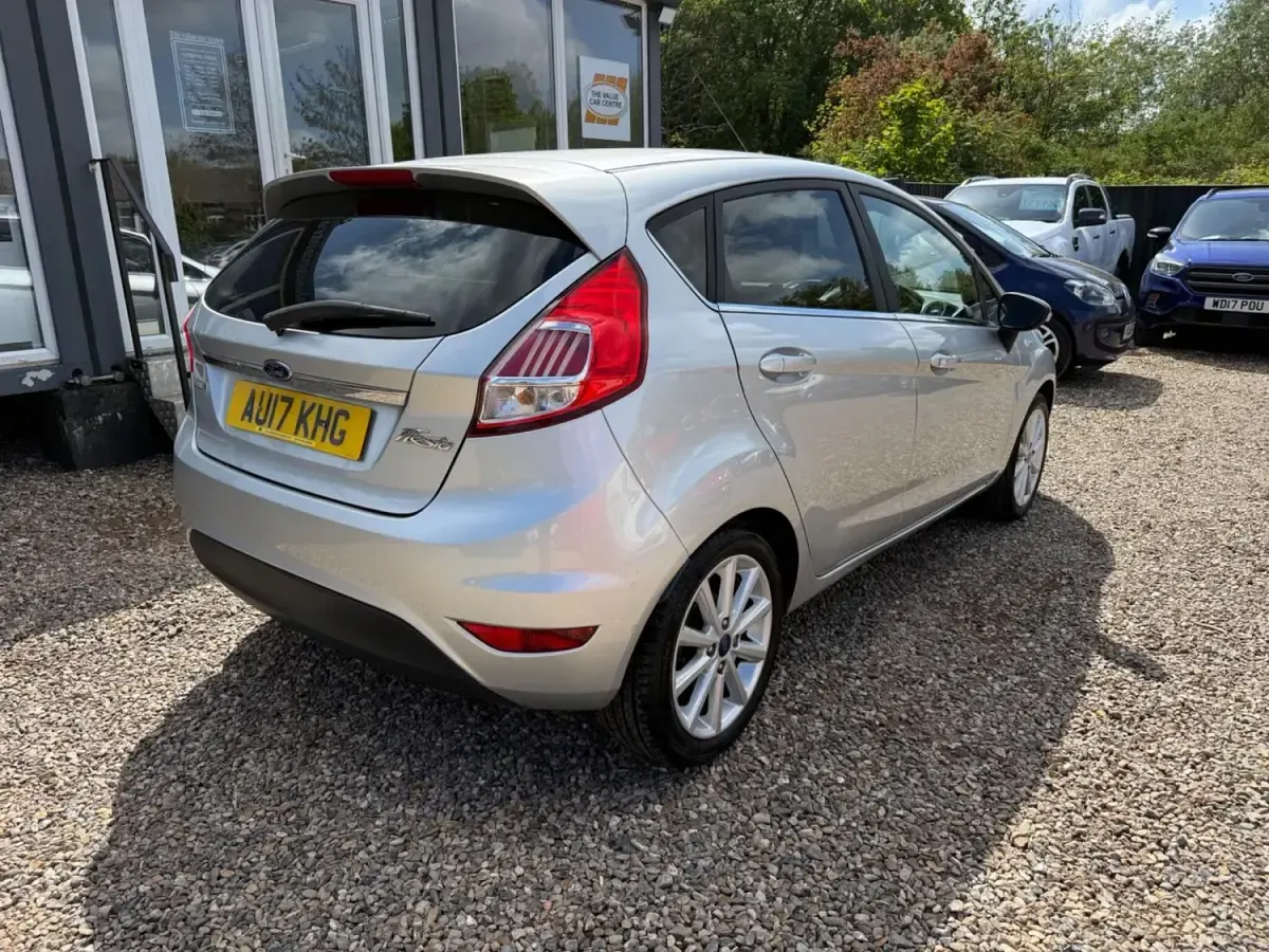 Second-hand Vauxhall Combo Sportive 100 CP (73 kW) 2021 Alb Monovolum