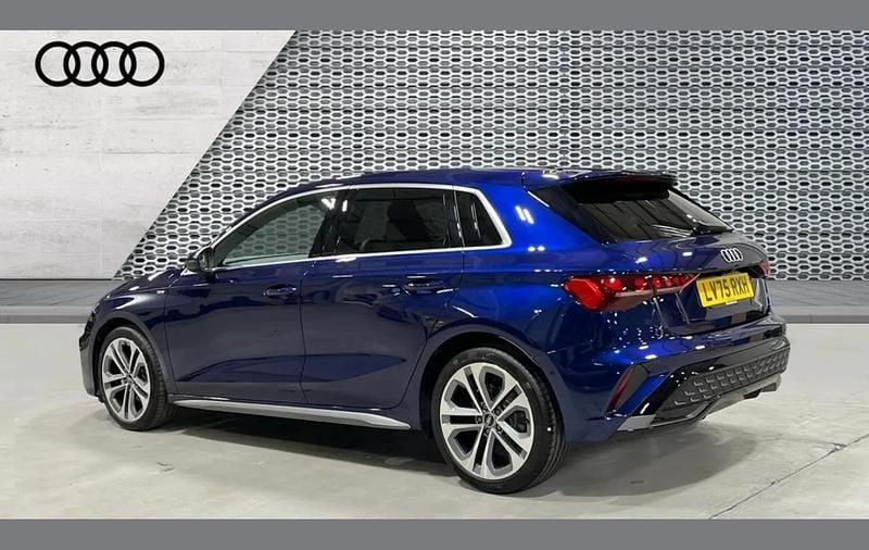 Begagnad Audi A3 S-Line 113 HK (83 kW) 2025 Blå Halvkombi