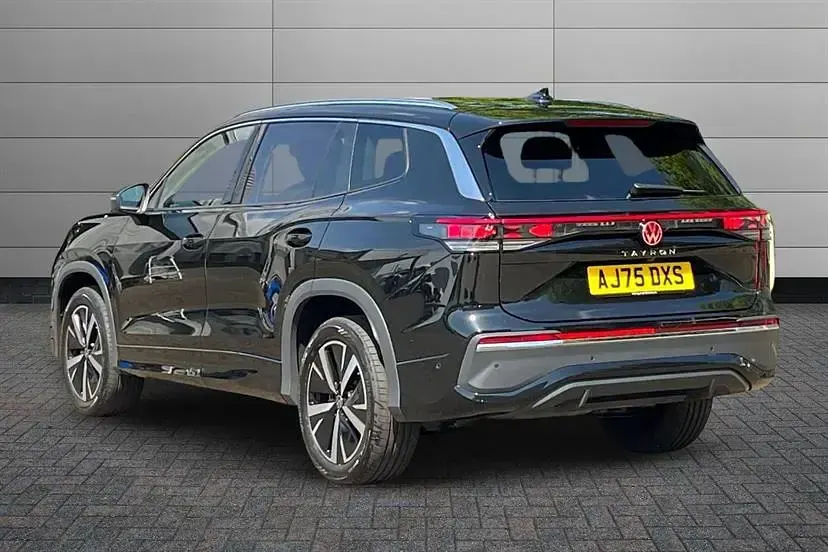 Usado VW Tayron Elegance 150 HP (110 kW) 2026 Preto SUV