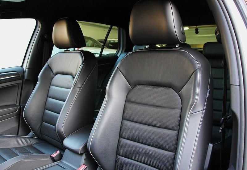 Used VW Golf VII Advance 204 HP (150 kW) 2018 Silver Hatchback