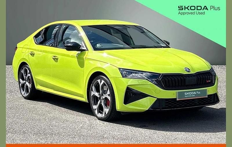Used Skoda Octavia vRS 265 HP (194 kW) 2025 Hyper green Hatchback
