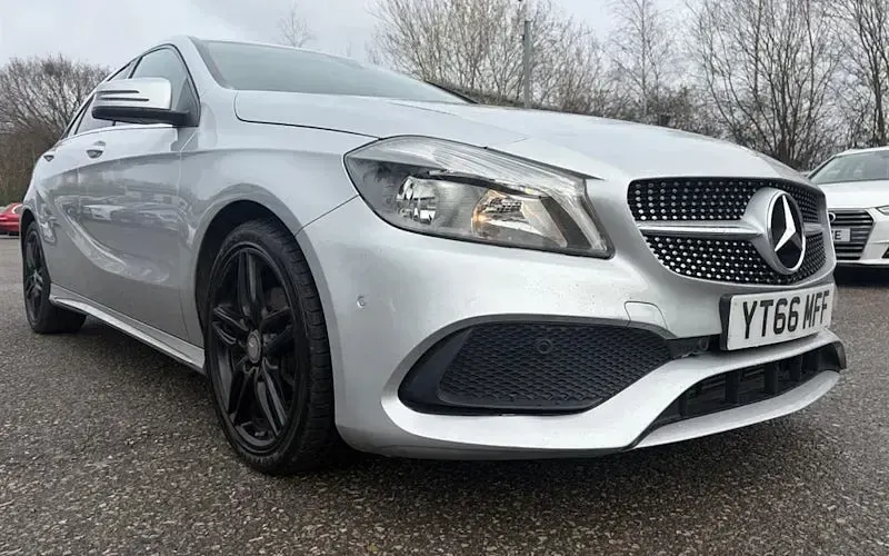 Usado Mercedes A180 AMG line 109 HP (80 kW) 2018 Citadino