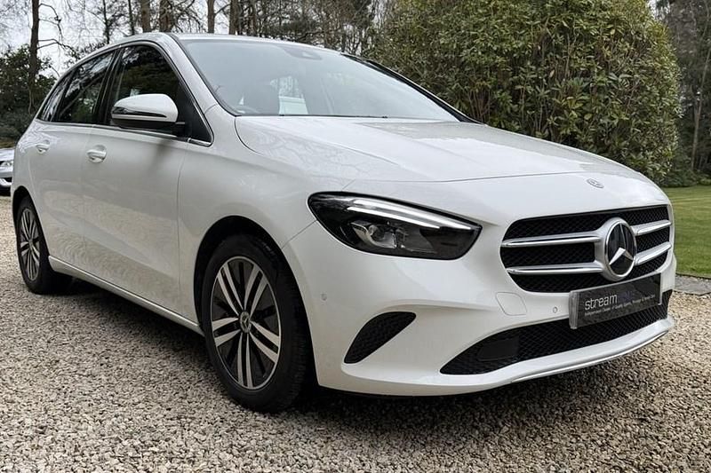 Used Mercedes B200 150 HP (110 kW) 2021 White MPV