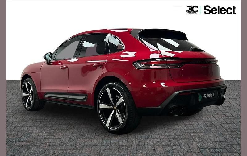 Used Porsche Macan 261 HP (191 kW) 2023 Red SUV