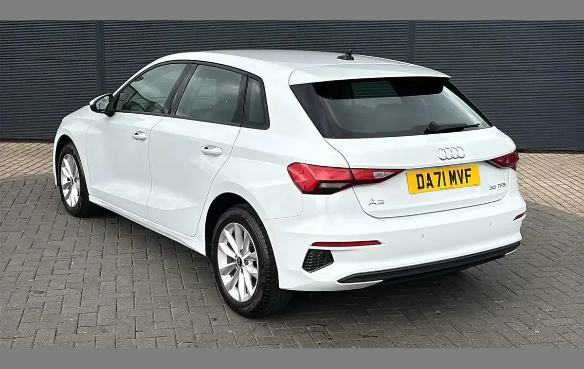 Used Audi A3 147 HP (108 kW) 2021 White Hatchback
