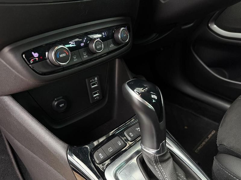 Used Vauxhall Crossland Ultimate 128 HP (94 kW) 2024 Grey SUV