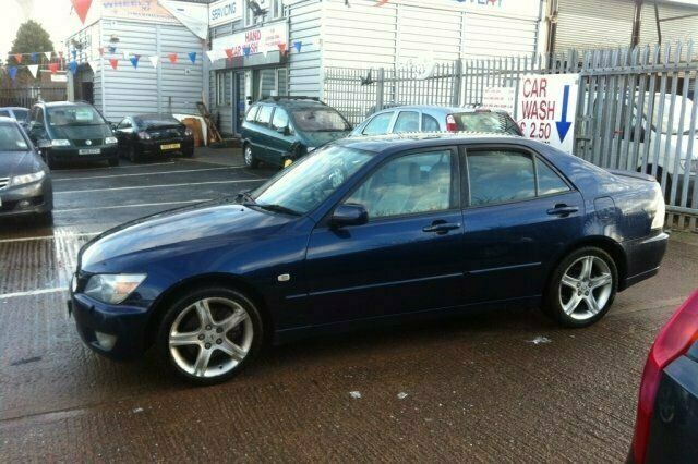 Used Lexus IS200 153 HP (112 kW) 2003 Sedan