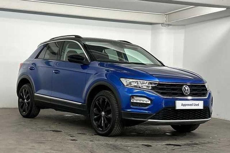 Blue Used 2019 VW T-Roc Design SUV | £11,995 (Fair price) - Image 1/4