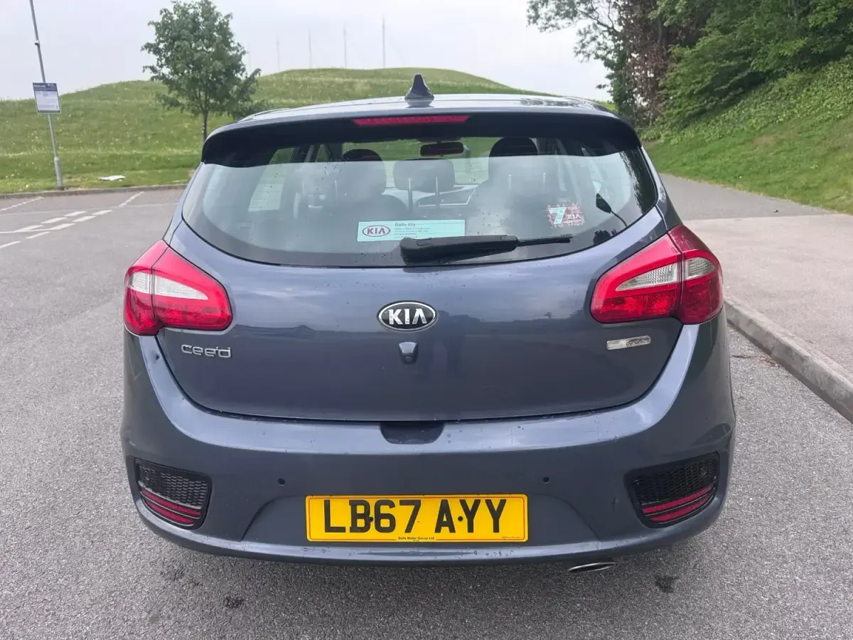 Używany Kia Ceed 136 KM (100 kW) 2018 Niebieski Hatchback