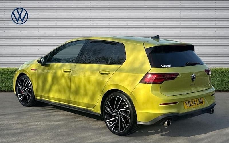 Second-hand VW Golf VIII GTI 245 CP (180 kW) 2024 Galben Hatchback