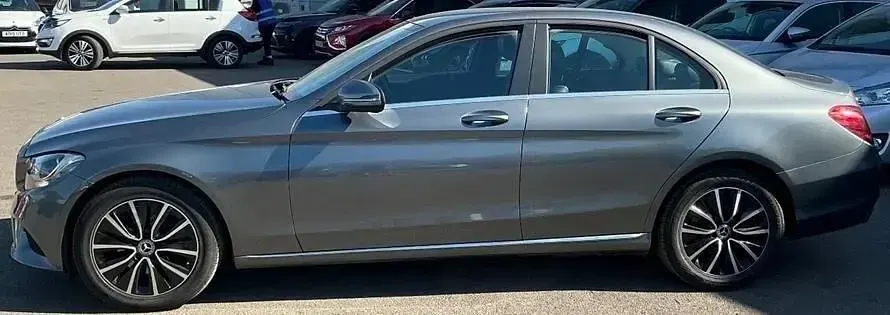 Używany Mercedes C200 SE 2019 Szary Sedan/Limuzyna