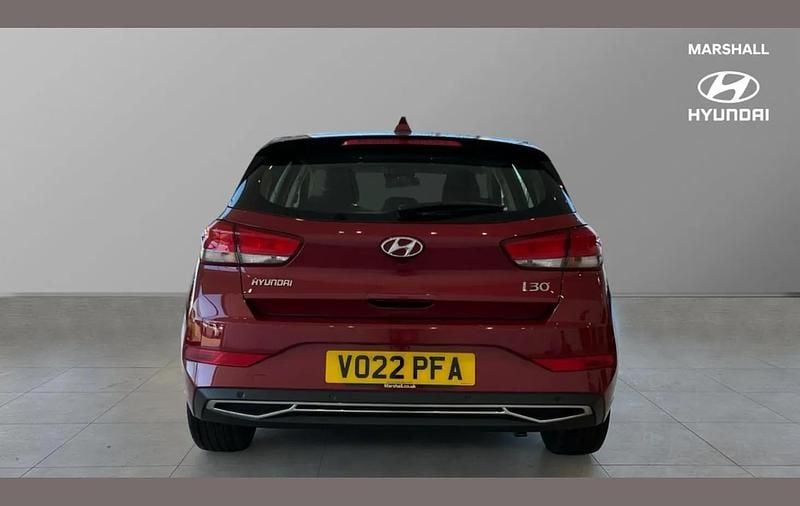 Used Hyundai i30 SE 120 HP (88 kW) 2022 Red Hatchback