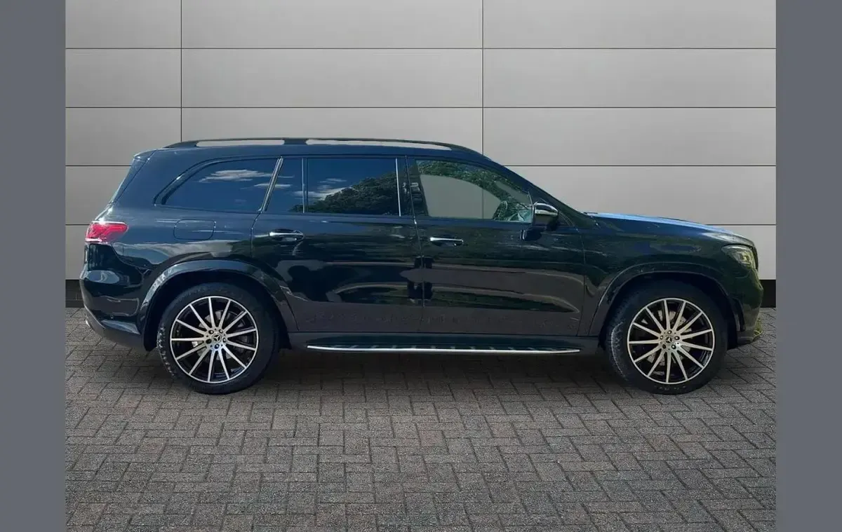 Used Mercedes GLS400 Night 330 HP (242 kW) 2023 Black SUV