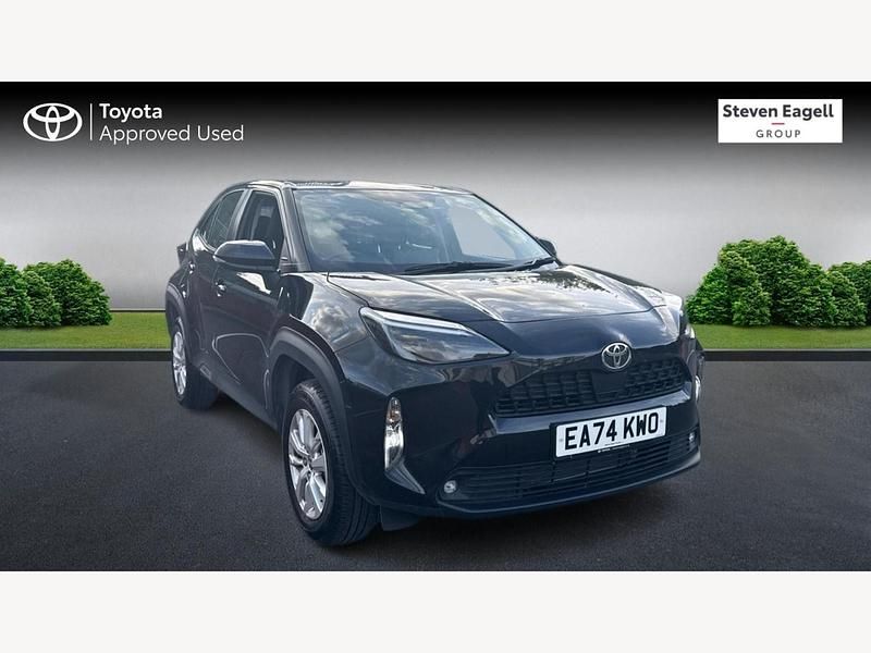 Black Used 2024 Toyota Yaris Hybrid Hatchback | £22,688 (A bit pricey) - Image 1/3