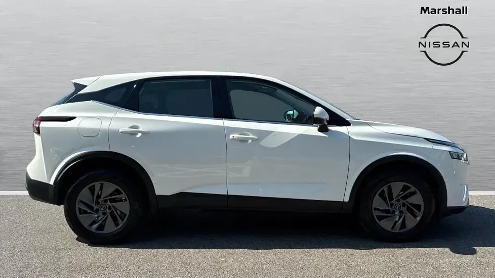Used Nissan Qashqai Acenta Premium 158 HP (116 kW) 2023 White SUV