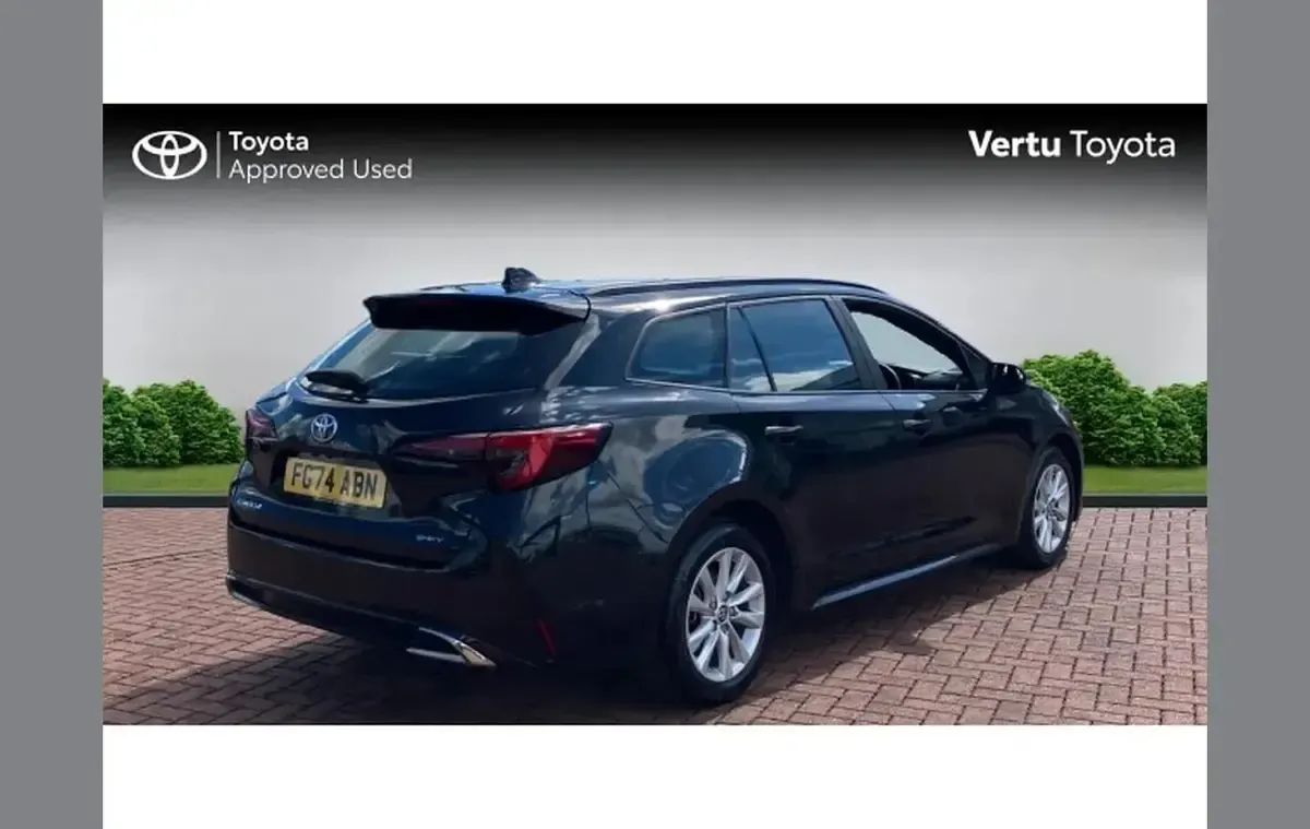 Used Toyota Corolla 138 HP (101 kW) 2024 Black Estate