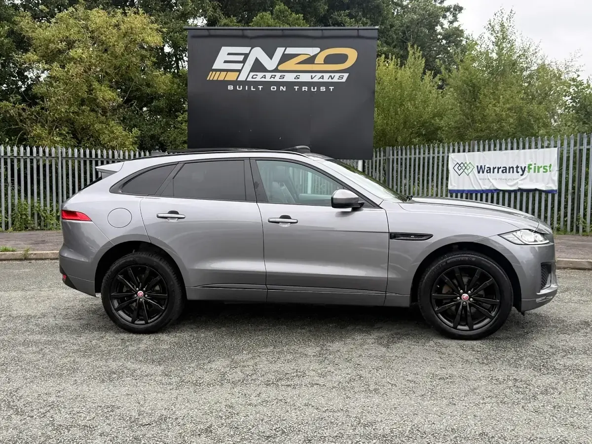 Used Jaguar F-Pace Chequered Flag 180 HP (132 kW) 2019 Grey SUV