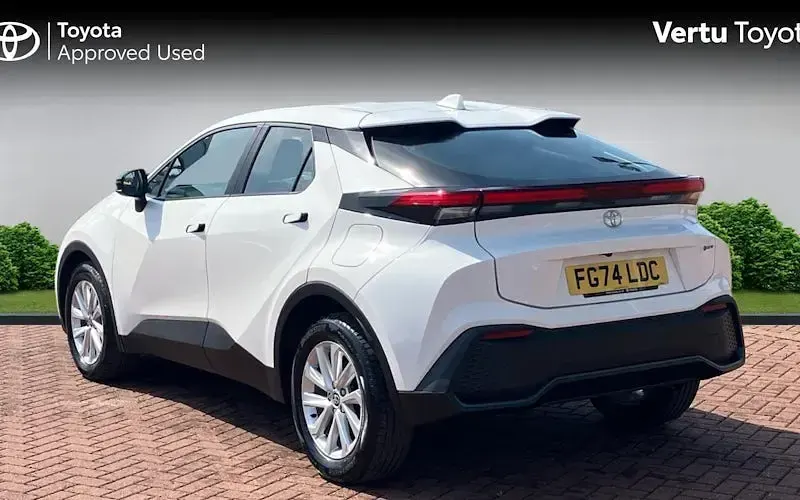 Used Toyota C-HR 140 HP (102 kW) 2026 SUV