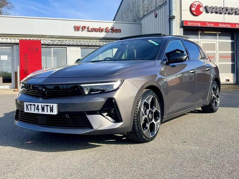 Second-hand Vauxhall Astra Ultimate 128 CP (94 kW) 2025 Gri Hatchback