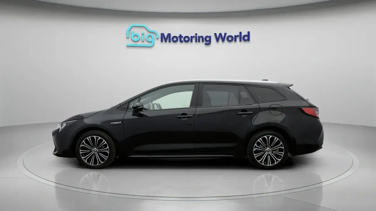 Usado Toyota Corolla Design 121 HP (88 kW) 2020 Carrinha