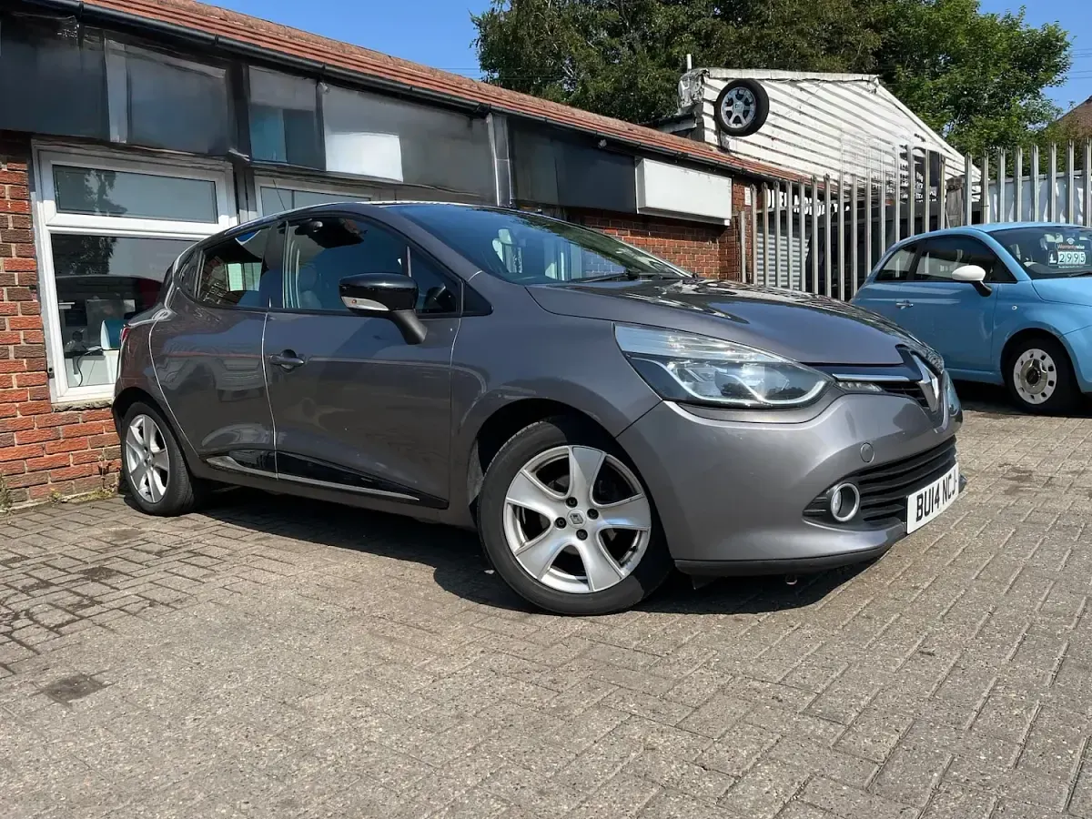 Used Renault Clio Dynamique 75 HP (55 kW) 2014 Grey Hatchback