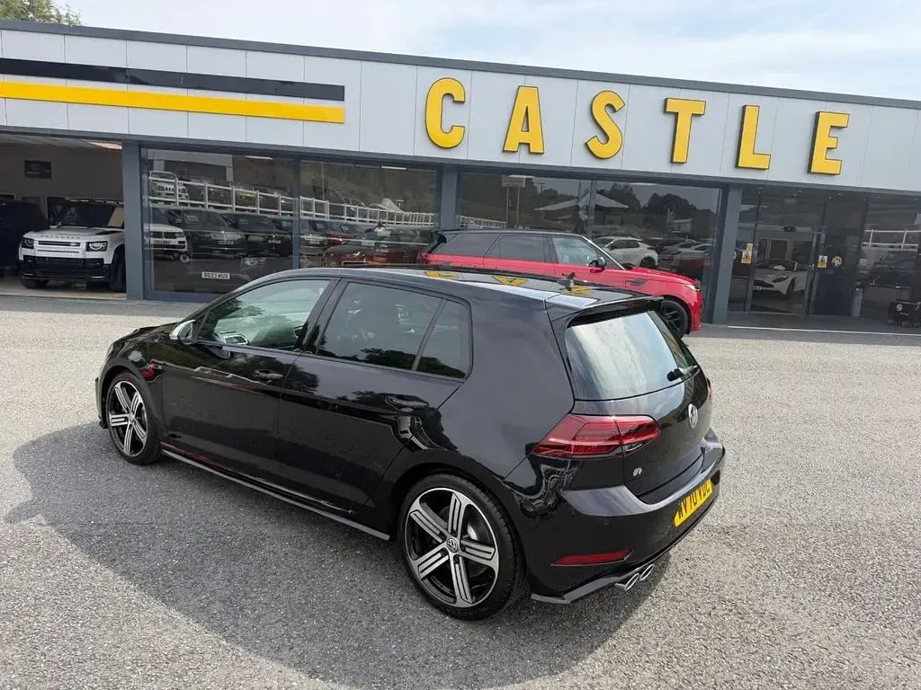 Used VW Golf VII R 300 HP (220 kW) 2020 Black Hatchback