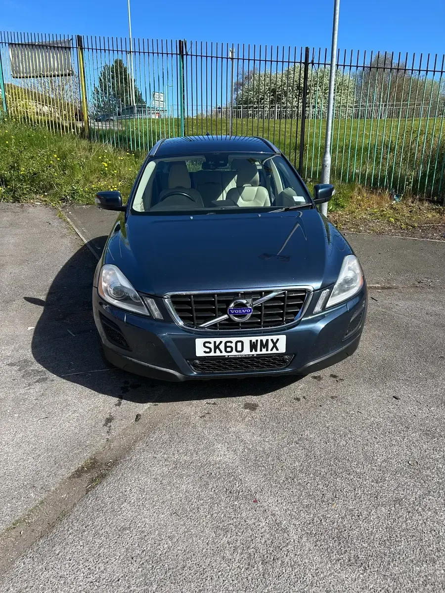 Usado Volvo XC60 SE Lux 205 CV (150 kW) 2010 Azul SUV