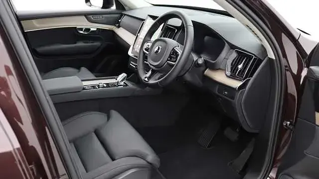 Used Volvo XC90 Plus 250 HP (183 kW) 2025 SUV