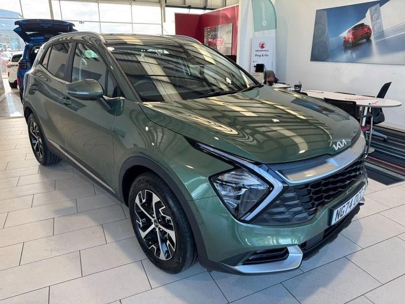 Green Used 2025 Kia Sportage 2 SUV | £28,999 (Good price) - Image 1/3
