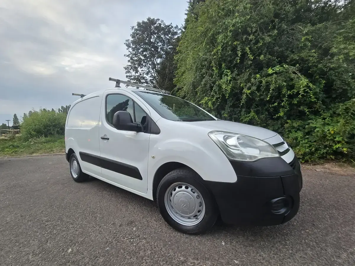 Used Citroën Berlingo 75 HP (55 kW) 2010 White MPV