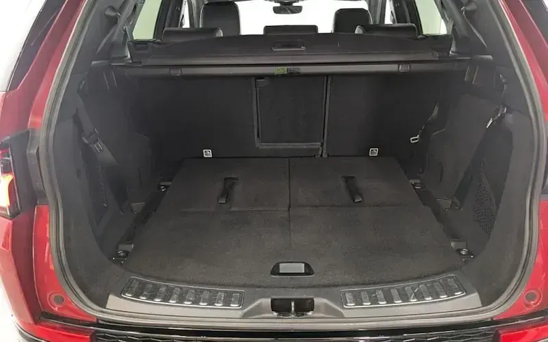 Used Land Rover Discovery Sport SE Dynamic 150 HP (110 kW) 2019 Red SUV