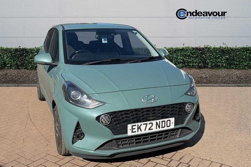 Used Hyundai i10 Premium 67 HP (49 kW) 2022 Green Hatchback