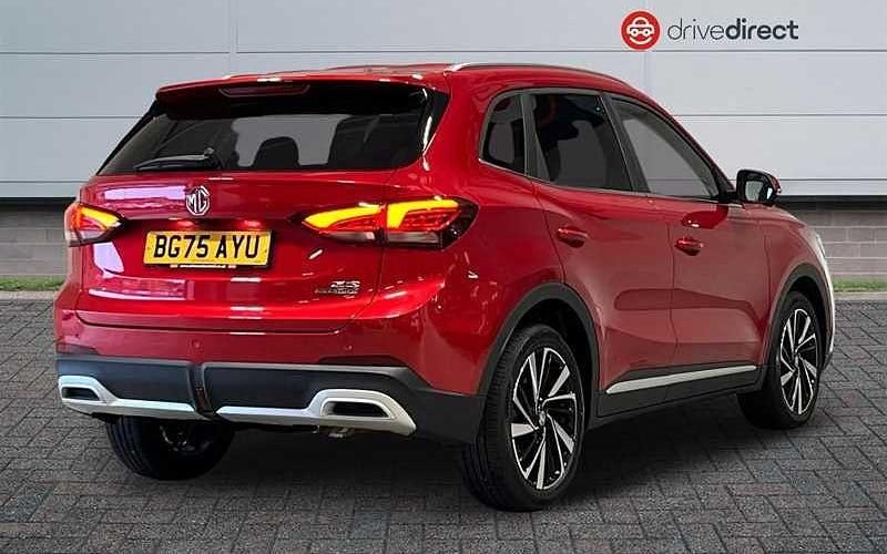 Used MG ZS Trophy 196 HP (144 kW) 2025 Red Hatchback