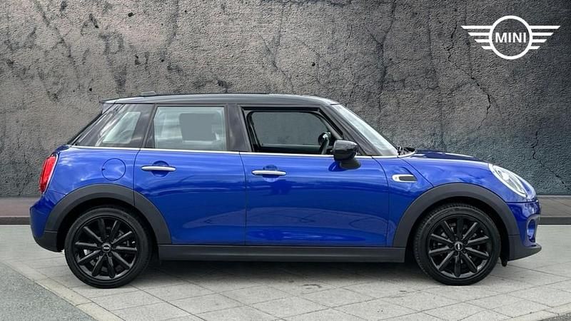 Used Mini Cooper Classic 134 HP (98 kW) 2020 Blue Hatchback