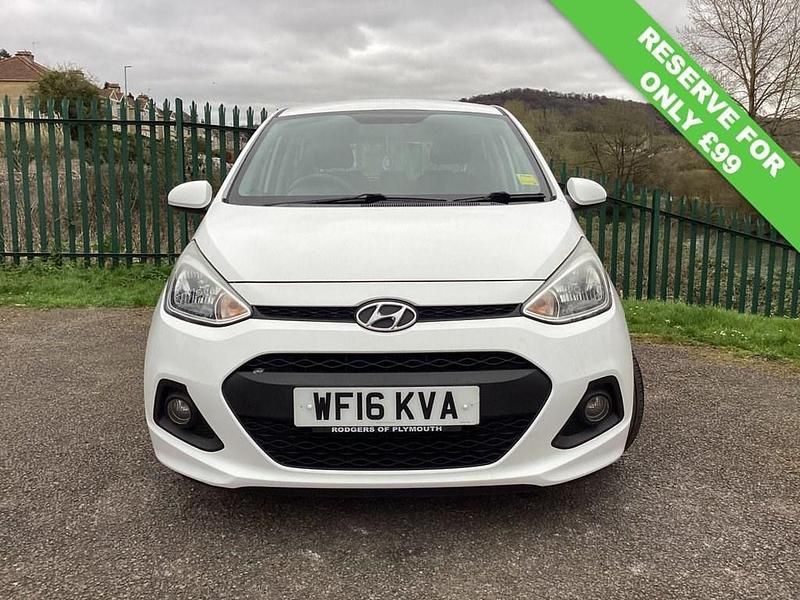 Usado Hyundai i10 SE 87 HP (63 kW) 2016 Branco Citadino