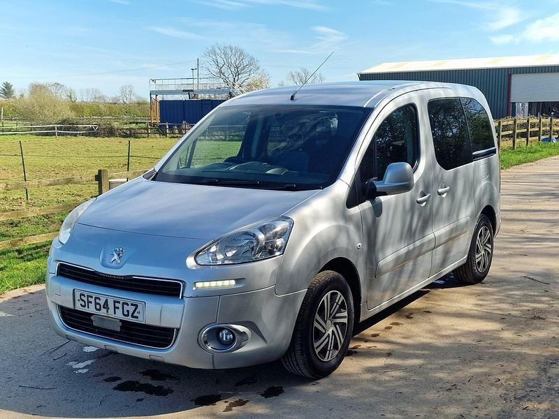 Used Peugeot Partner Tepee S 92 HP (67 kW) 2014 Silver MPV