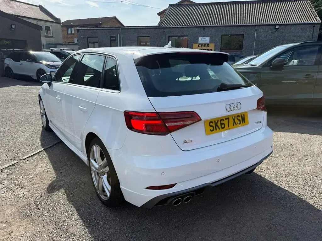 Used Audi A3 Sportback S-Line 150 HP (110 kW) 2017 White Hatchback